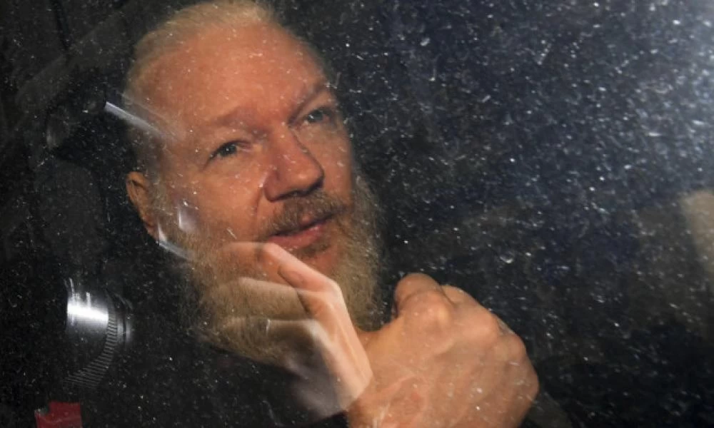 Σήμερα η απόφαση έκδοσης ή μη του Ασάνζ στις ΗΠΑ - Αντιμέτωπος με ποινή κάθειρξης 175 ετών